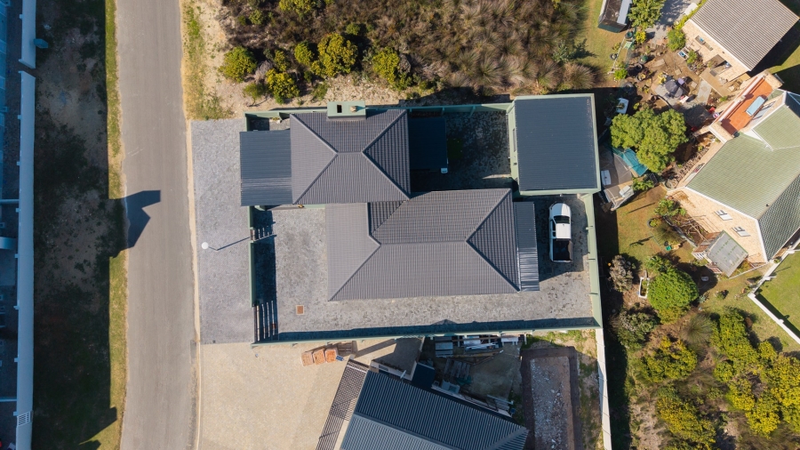 4 Bedroom Property for Sale in Struisbaai Western Cape